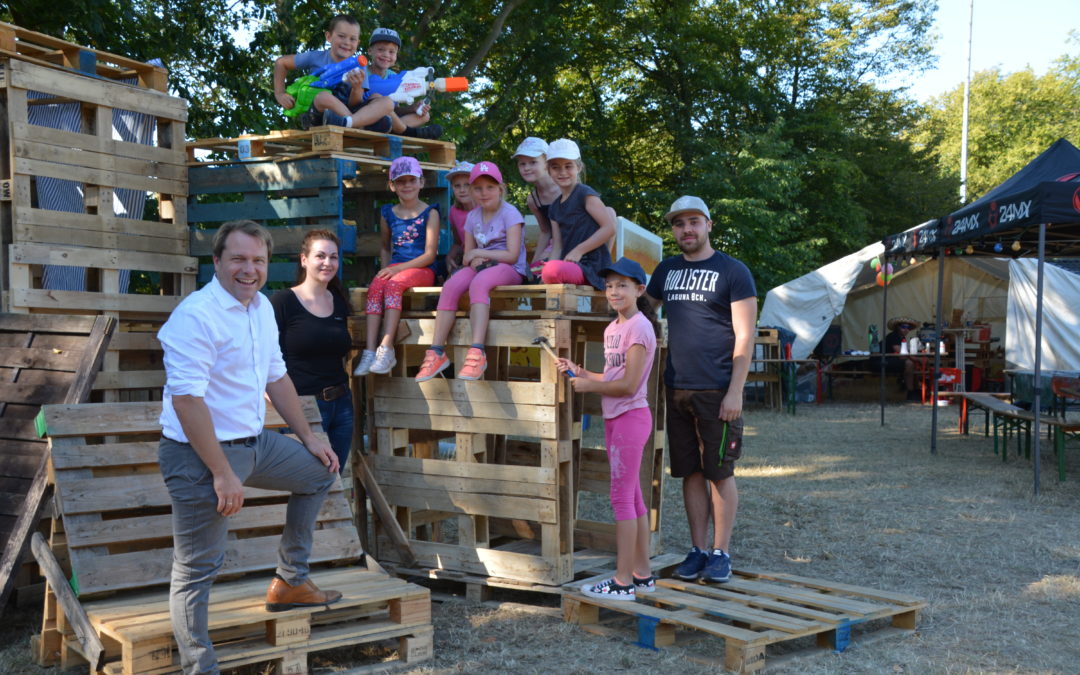 Ortsranderholung Hoeningen: Wasserspiele zur Abkühlung