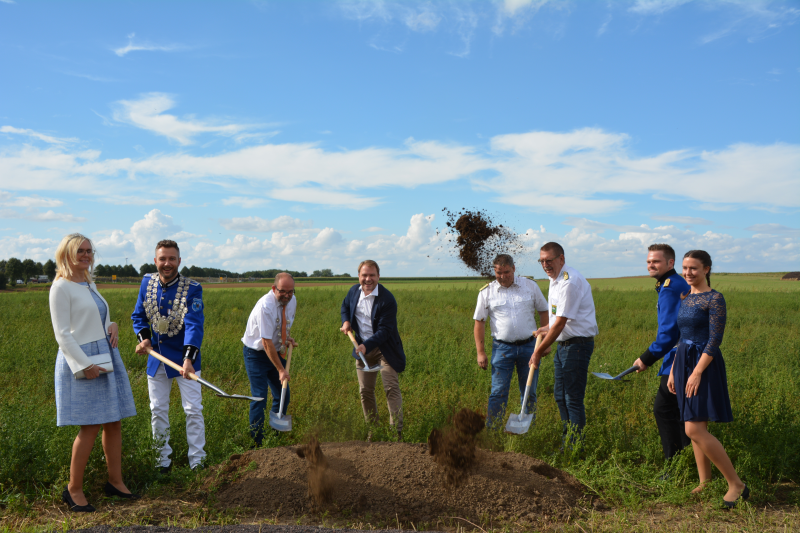 Spatenstich neuer Dorf- und Festplatz