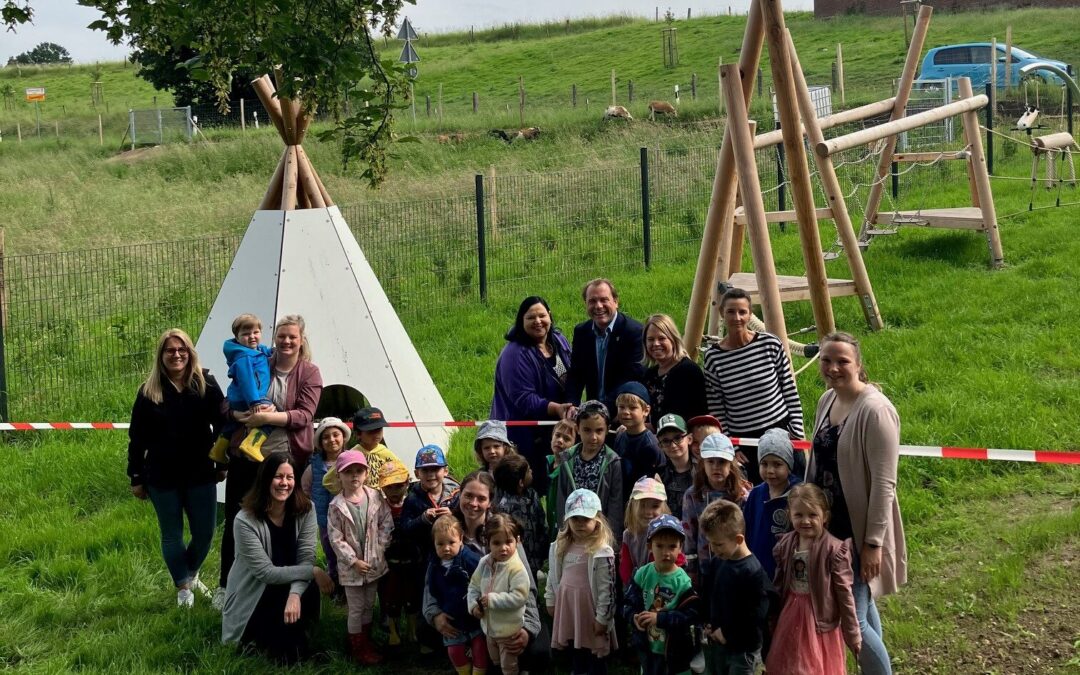 Erweiterung des Außengeländes und neue Spielgeräte für „Kleine Strolche“ in Hoeningen