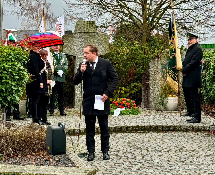 Gedenkfeier zum Volkstrauertag in Anstel